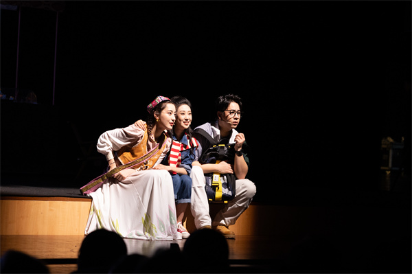 歌舞剧《同是江南》在宁首演
